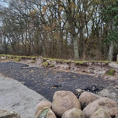 8 Person In Stege-by Traum *